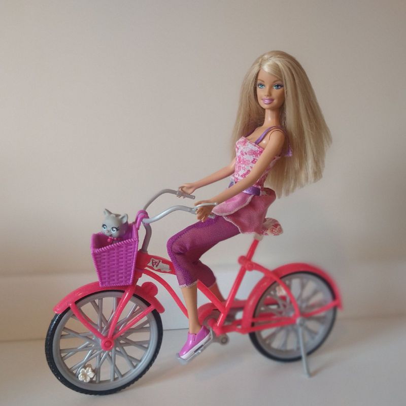 Barbie Ciclista c/ Acessórios - Ponto Fort