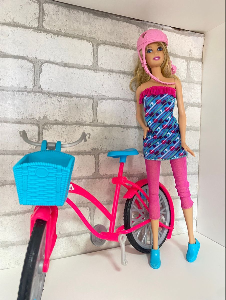 Boneca Barbie Ciclista com Bicicleta - Mattel