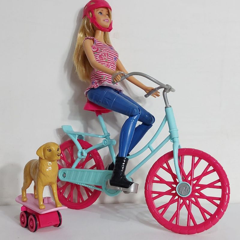 Boneca Barbie Ciclista Com Acessórios Original Mattel