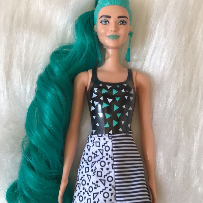 Barbie reveal online verde