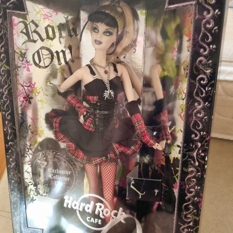 2008 Hard Rock Cafe Barbie (5), Hard Rock Cafe® Barbie® dol…