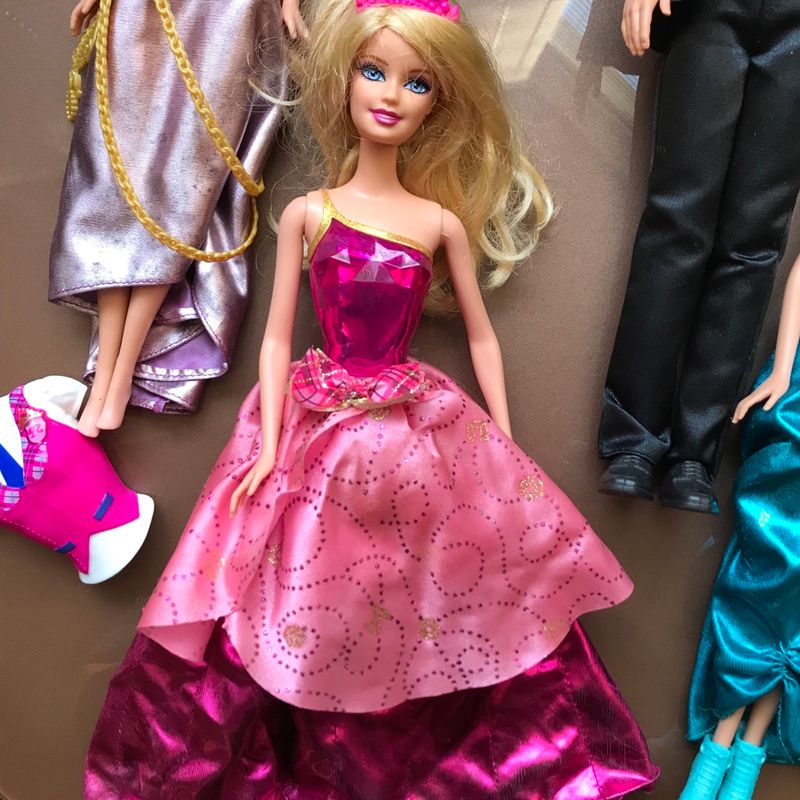 Barbie Escola de Princesas. - pockett.