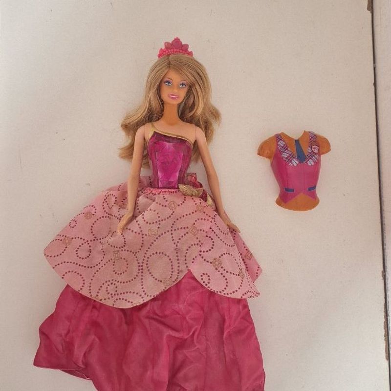 Barbie - Escola de princesas - Blair - Artigos infantis - Vale das  Oliveiras, Limeira 1263001543