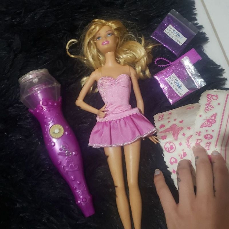 Barbie's City Break Fashion - Seja a estilista da Barbie em Jogos