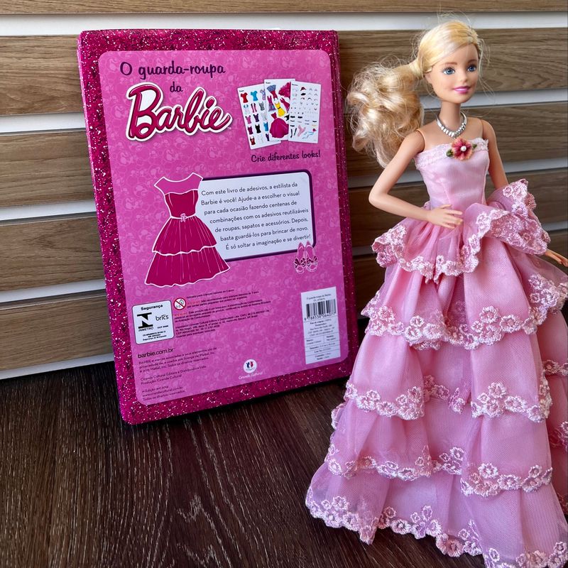 Livro O Guarda Roupa Da Barbie