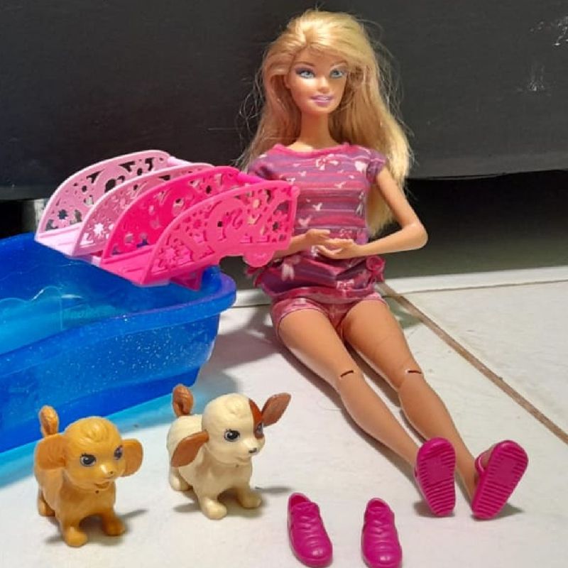 Barbie Corrida de Cachorrinhos Na Piscina, Brinquedo Barbie Usado 74580502