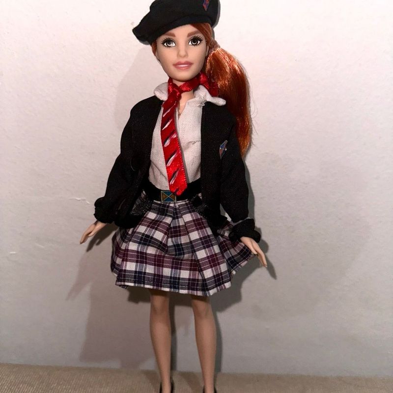 Barbie Rbd Uniforme Preto Ruiva Brinquedo Barbie Usado 96150272