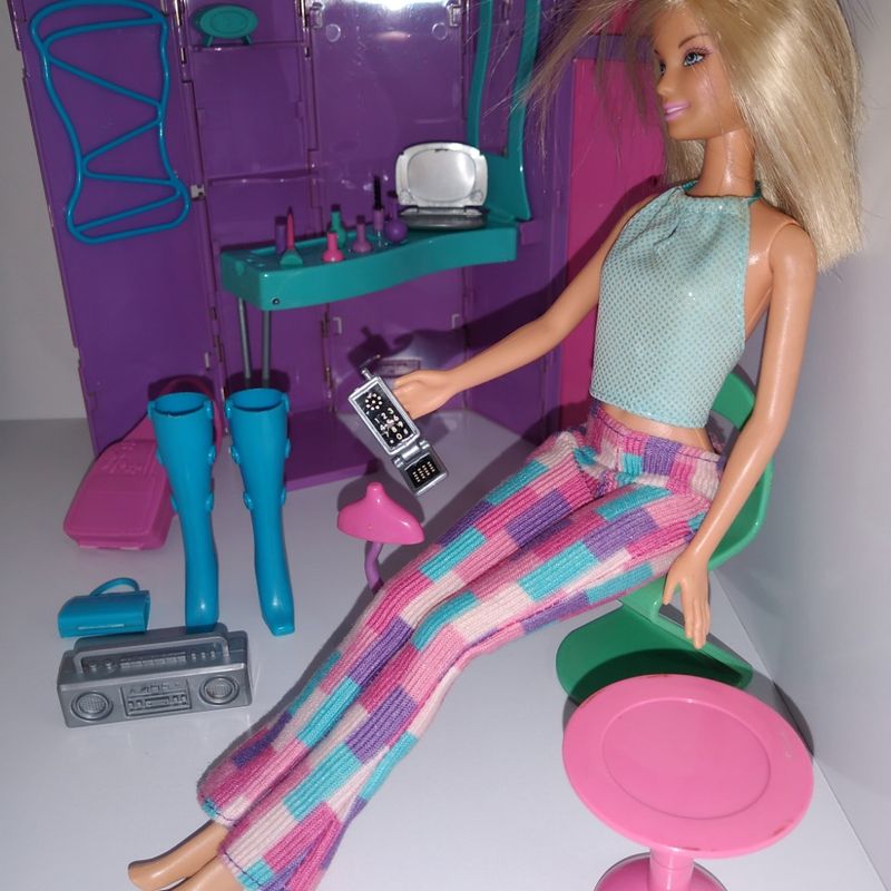 Barbie secret style shop