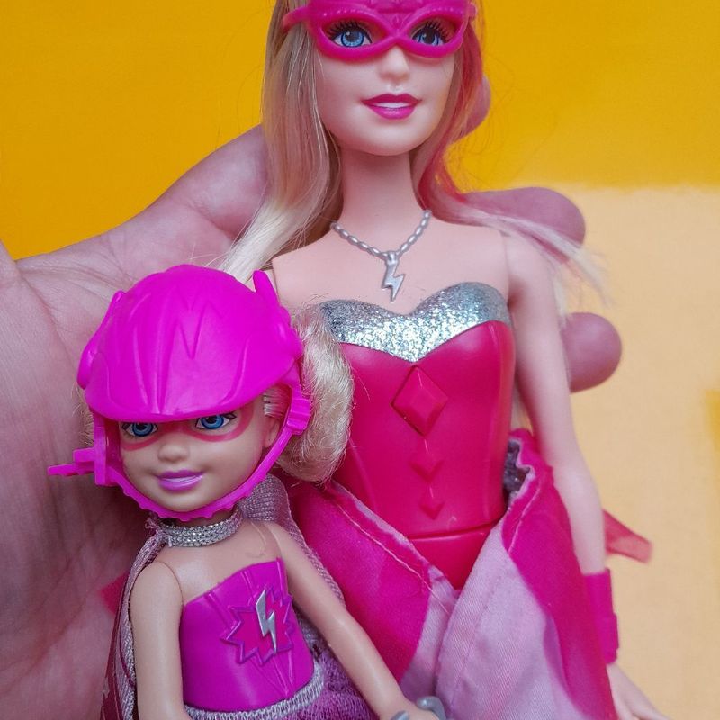 Super-heroínas podem salvar Mattel da queda da Barbie