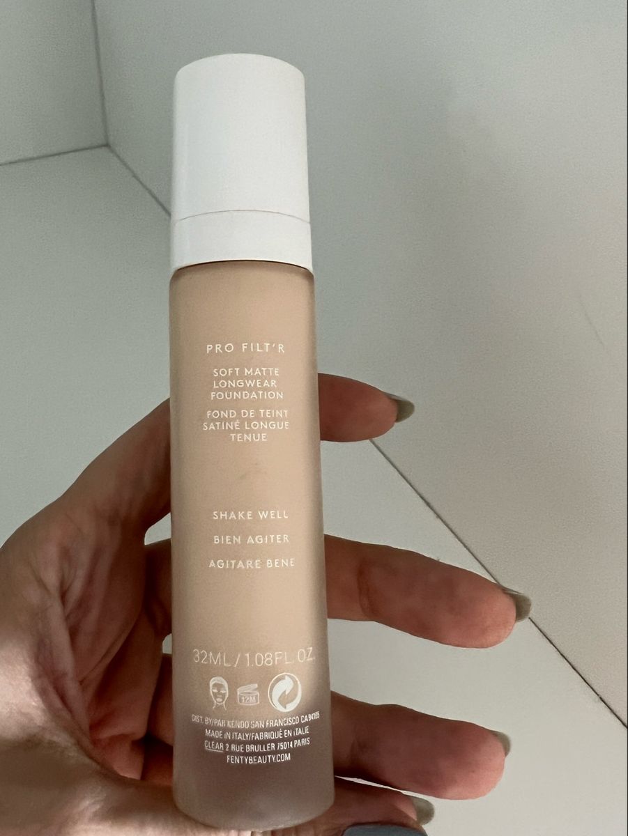 Base Líquida de Longa Duração Fenty Pro Filt'r Soft Matte Longwear Foundation Maquiagem