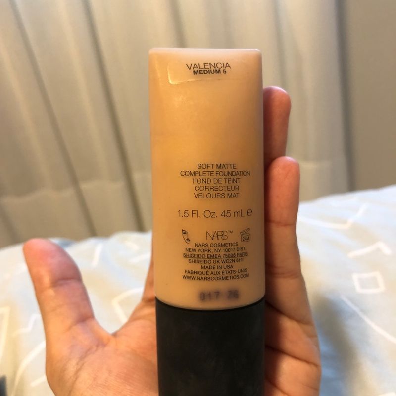 BASE DE MAQUIAGEM NARS SOFT MATTE MEDIUM 2