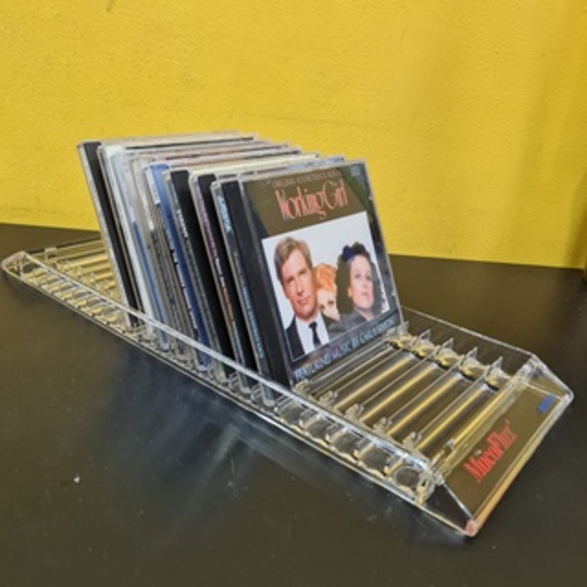 Base Porta Cd Acrílica de Mesa 20 Cds - Transparente Horizontal - Novo ...
