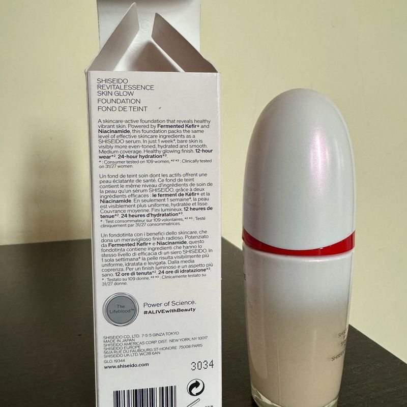Base Shiseido Revitalessence Skin Glow Cor 130 Opal Base Shiseido Revitalessence Skin Glow Cor 130 Opal