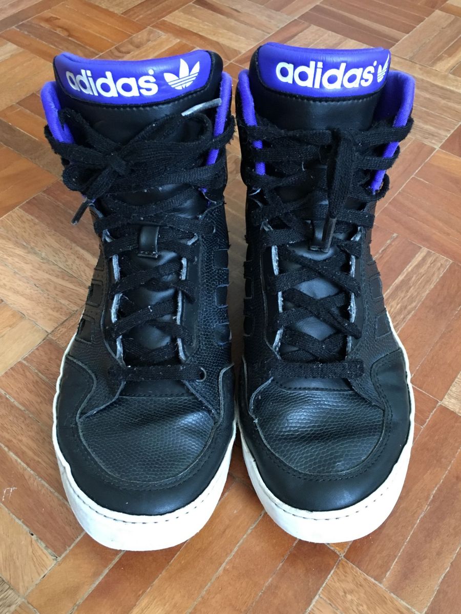 tenis adidas basqueteira
