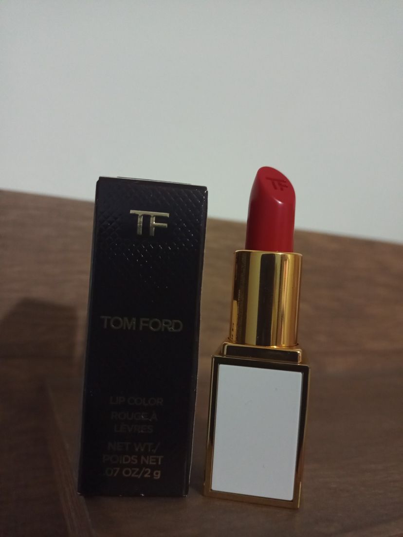 Batom Mini Cor 10 Isabelle | Maquiagem Feminina Tom Ford Nunca Usado  80718994 | enjoei