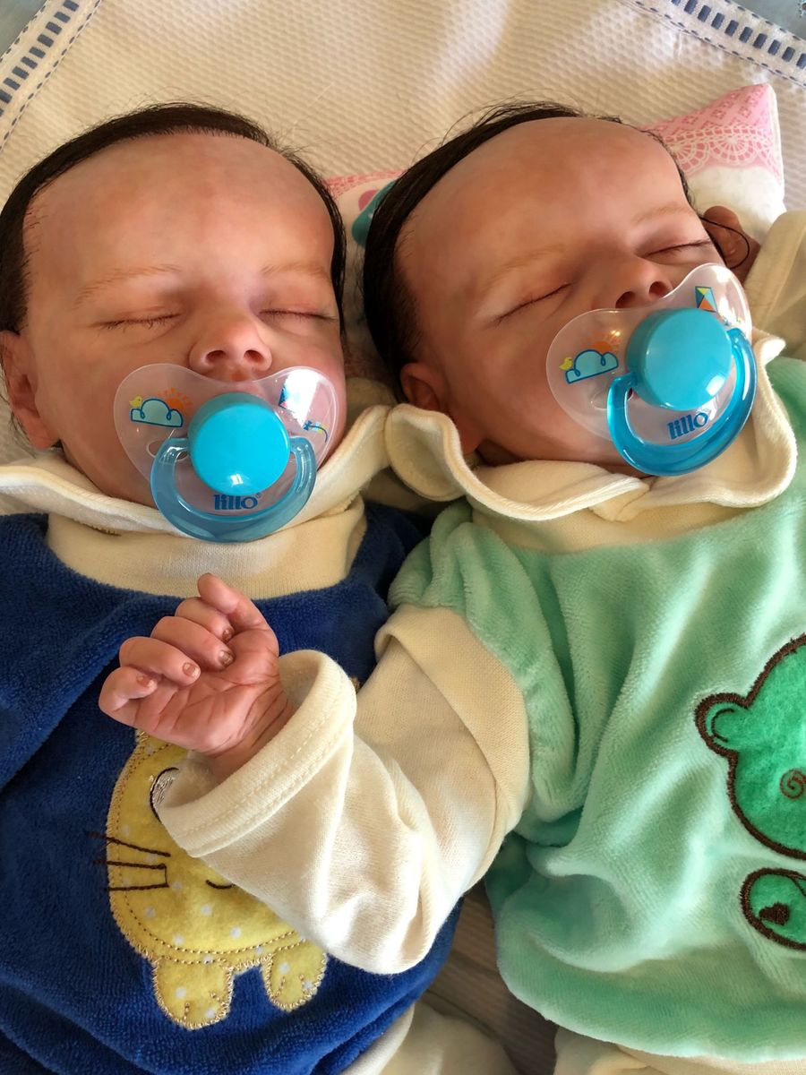 Bebês Reborns Super Realistas Gêmeos Idênticos, Brinquedo Bebe-Reborn  Nunca Usado 28732461