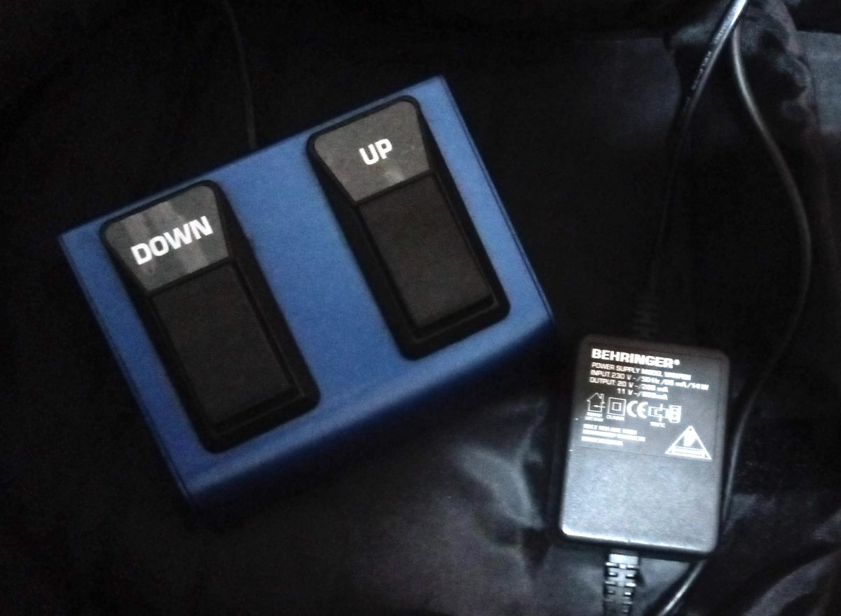 Behringer V Amp 2 Pedaleira Multi Efeitos Simulador De Amplificadores Para Guitarra Violao Etc Item De Musica Behringer Usado Enjoei