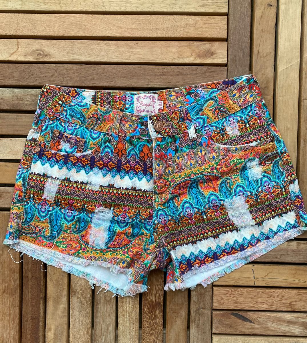 short jeans estampado feminino