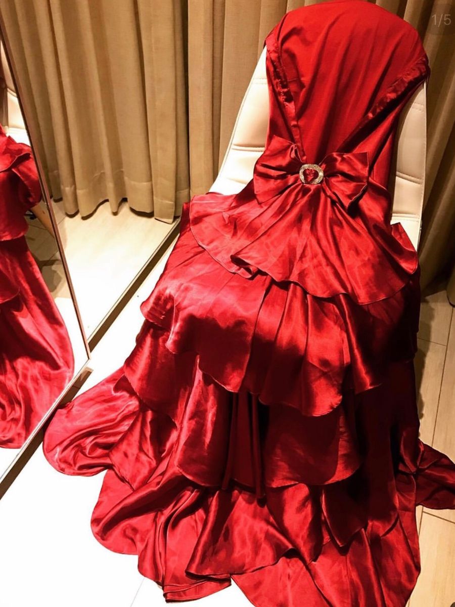 vestido vermelho cetim de seda