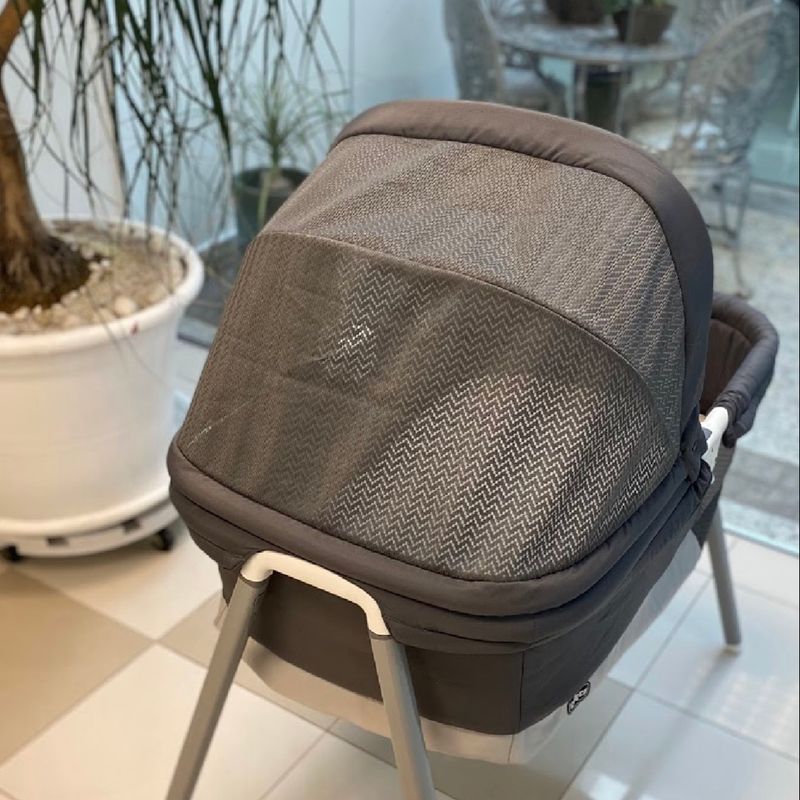 Chicco lullago deluxe portable hotsell bassinet charcoal