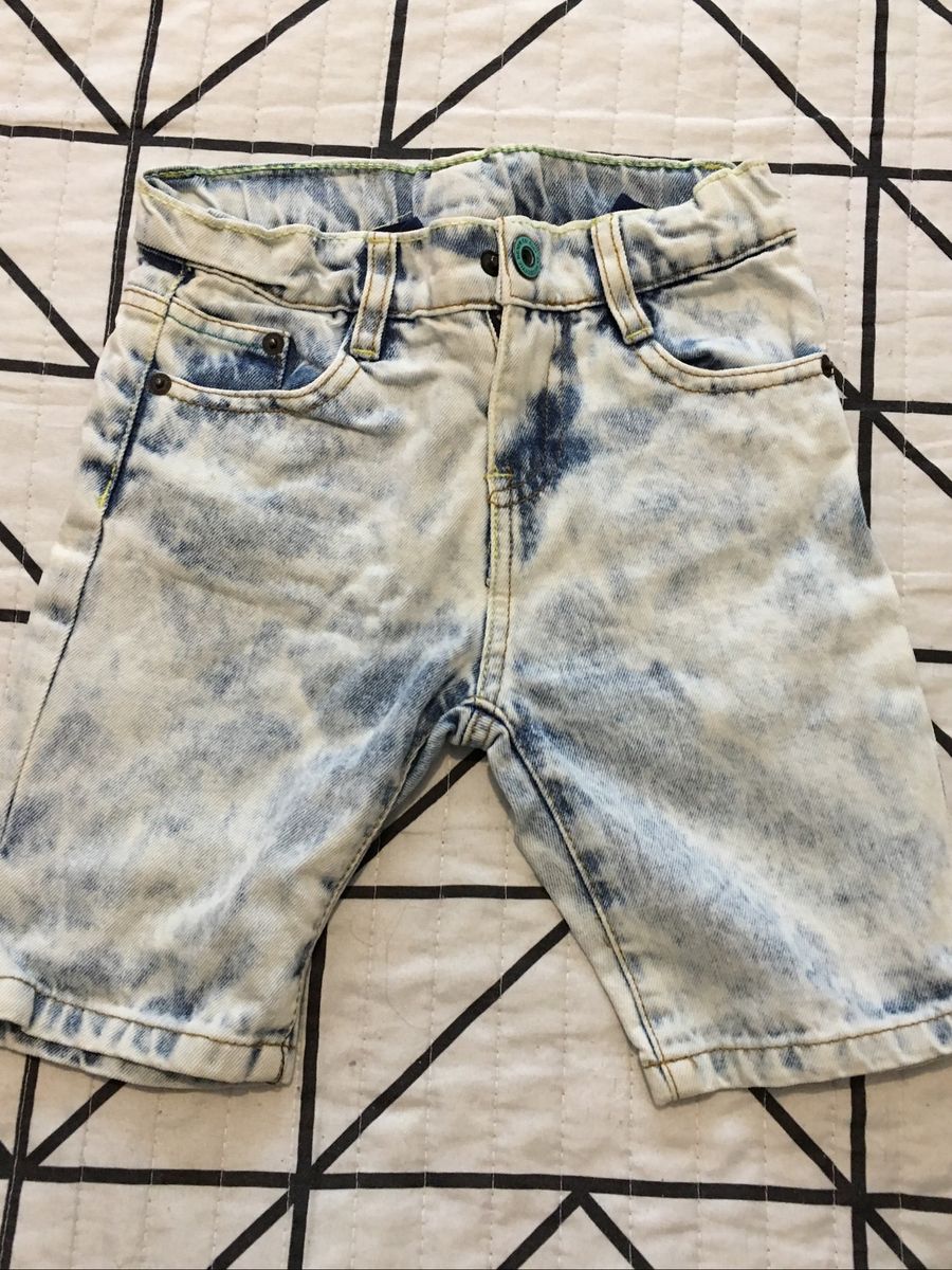 bermuda jeans manchada