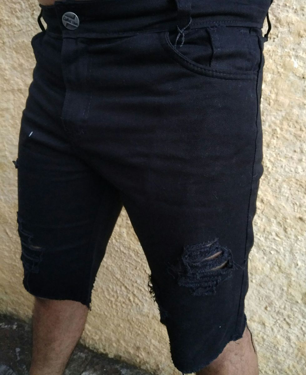 short preto masculino rasgado