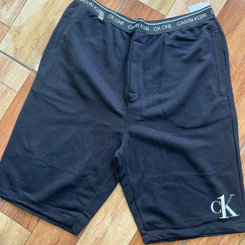 Bermuda de best sale moletom calvin klein