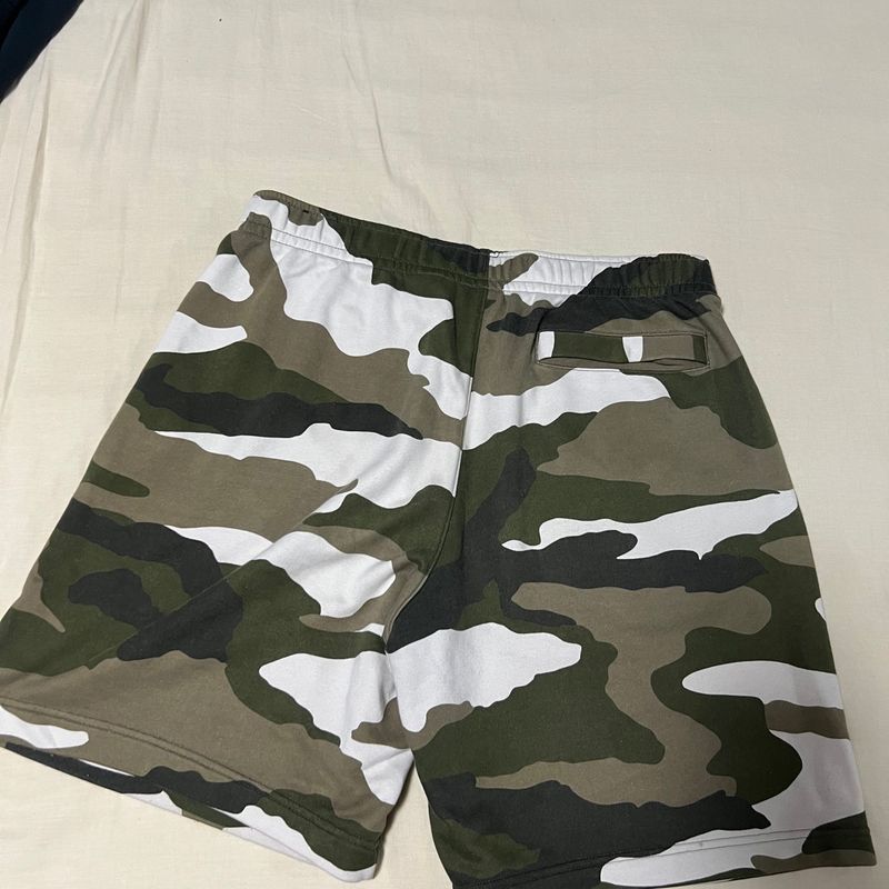 Bermuda moletom sale camuflada nike