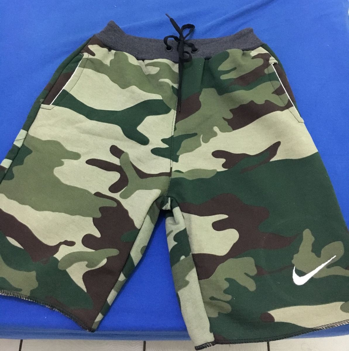 bermuda moletom nike camuflada