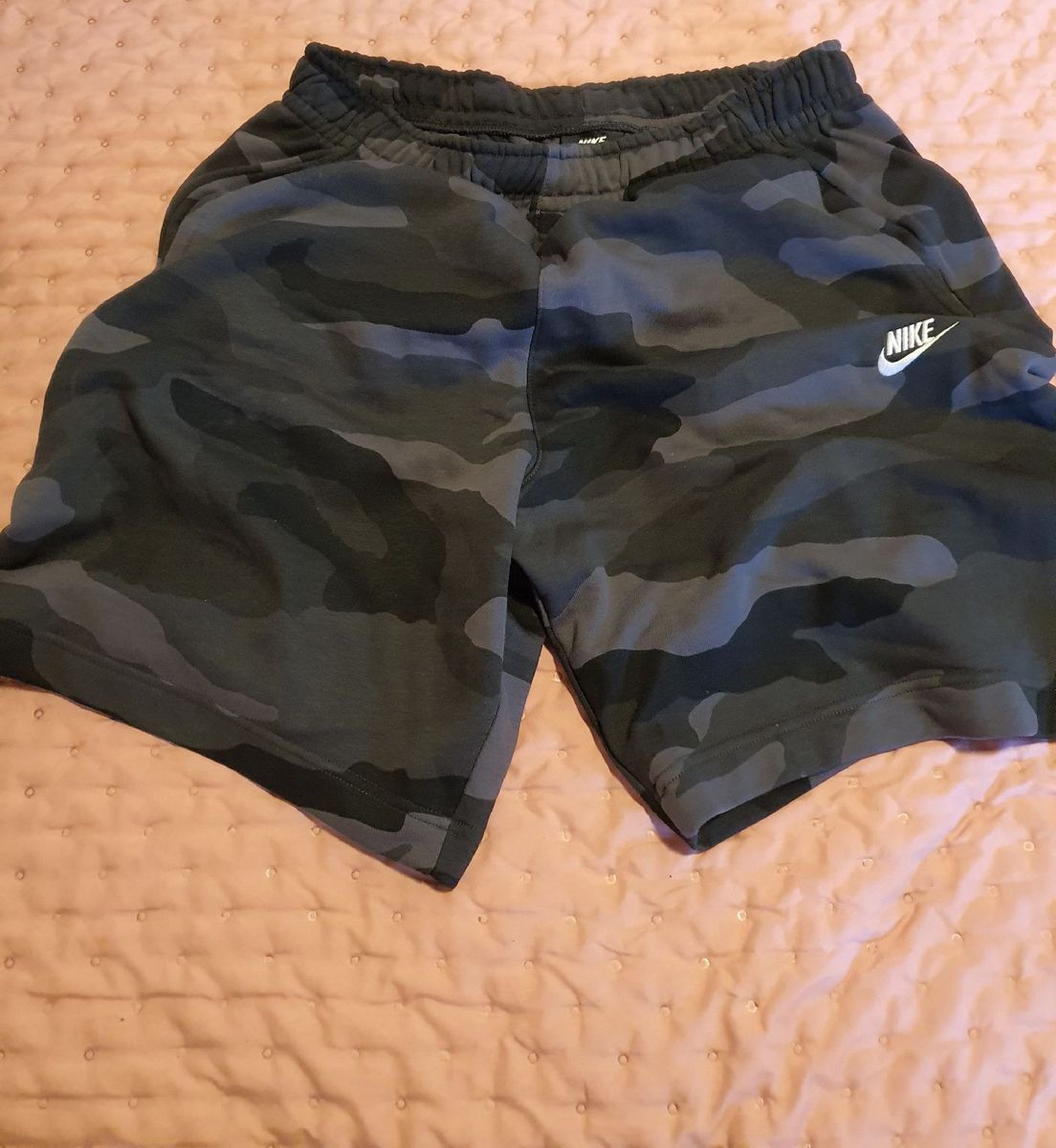 bermudas camufladas nike