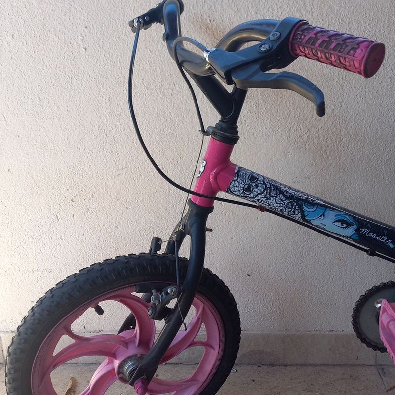 Bicicleta Caloi Monster High Item p Esporte e Outdoor Caloi Usado 86300893 enjoei