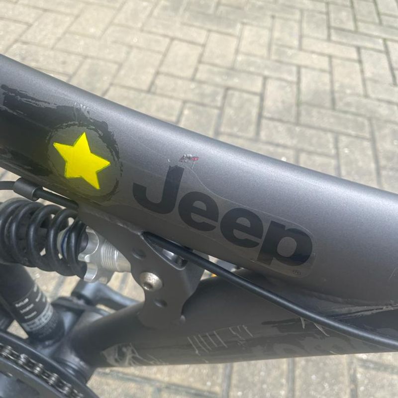 Bicicleta 2024 jeep usada