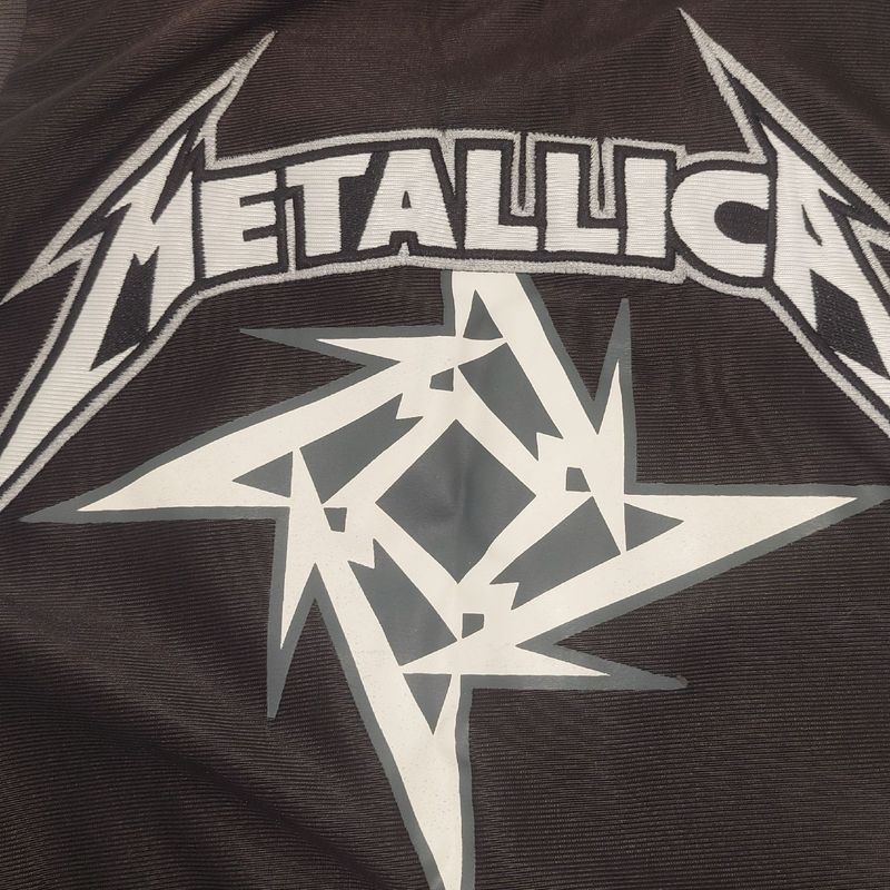 Camiseta discount billabong metallica