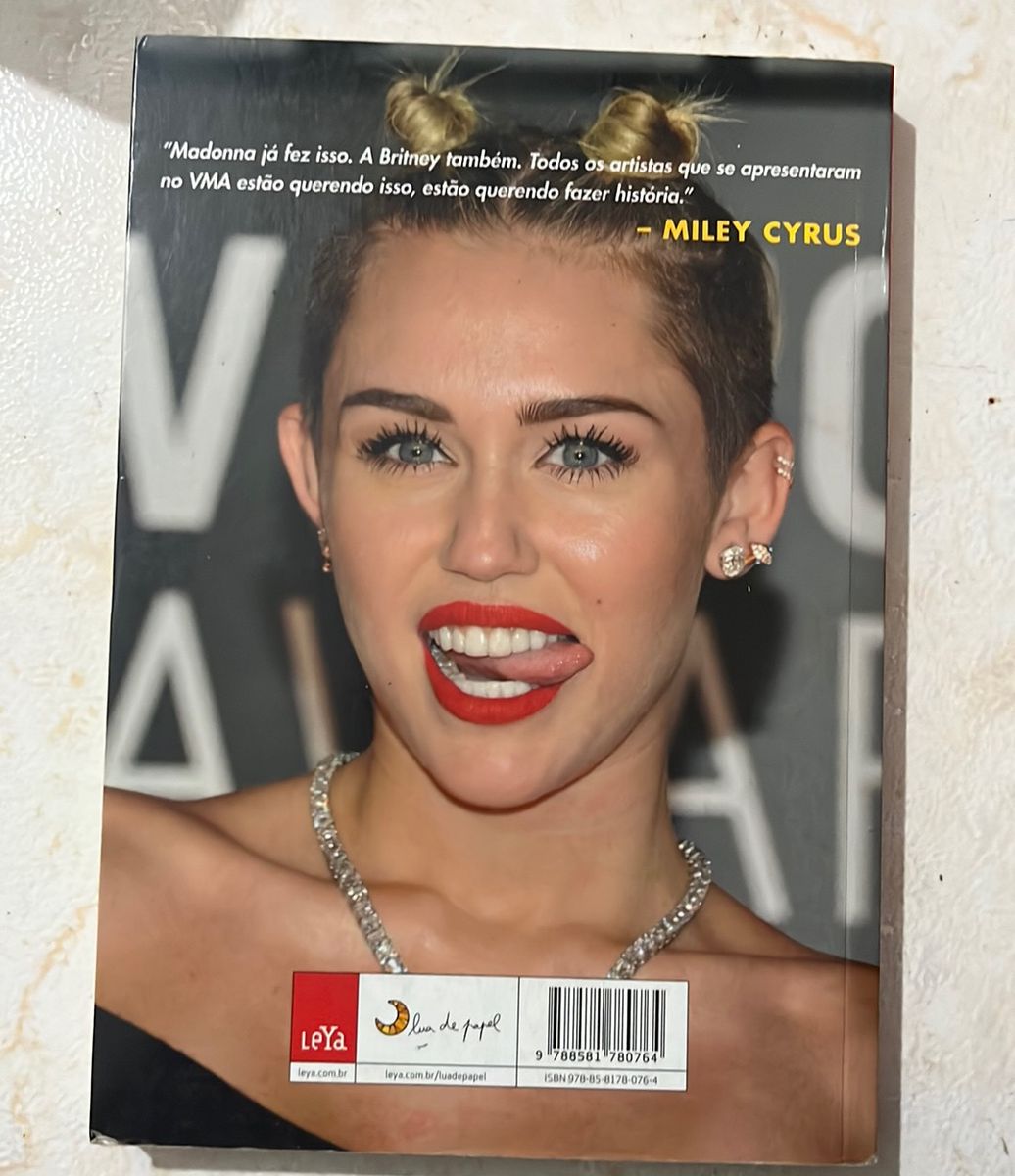 Biografia Miley Cyrus | Livro Usado 86881723 | enjoei