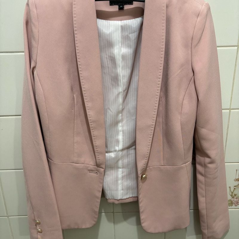 Blazer Rosa Forrado com Detalhes Dourados - P/36 | Ysc City Usado