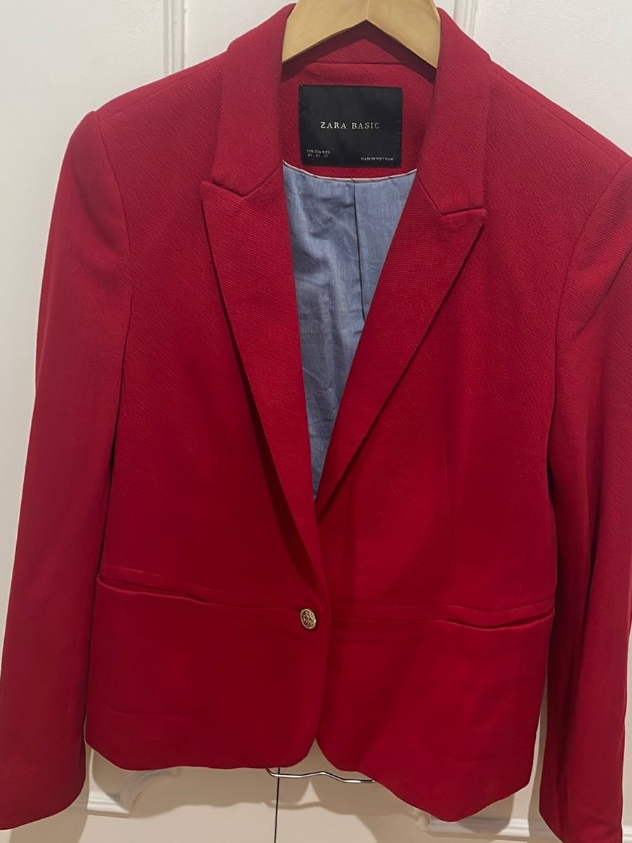 Blazer Zara Vermelho Acinturado com Bolso Faca e Botões Dourados