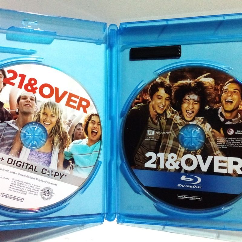 Blu-Ray + Dvd 21 &Amp; Over (2013) - Importado - 2 Discos | Usado