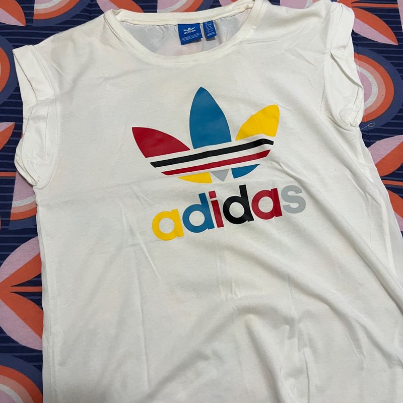 Blusa store adidas colorida