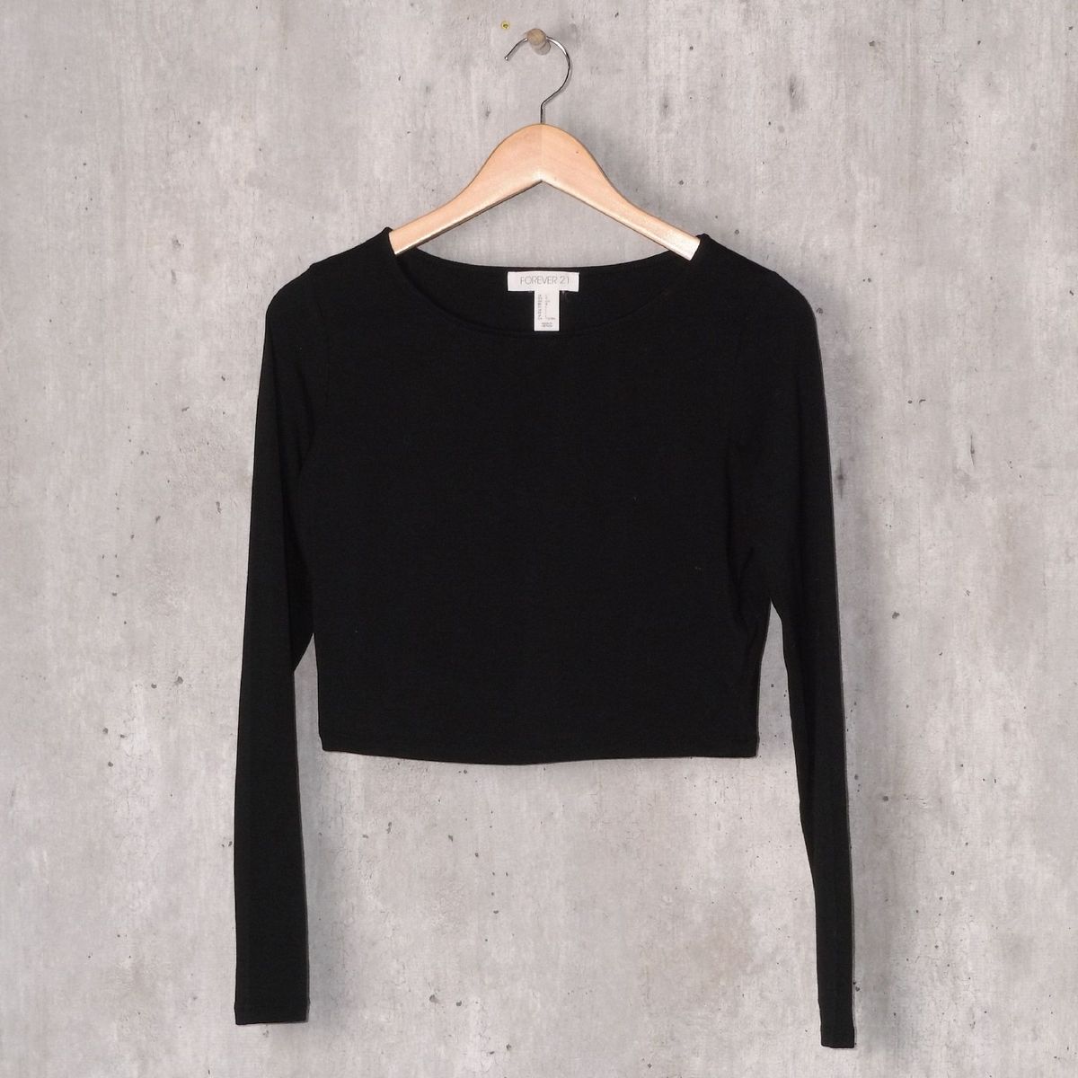blusa básica preta - blusas forever21