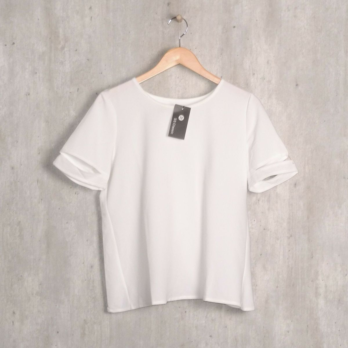 blusa branca curta