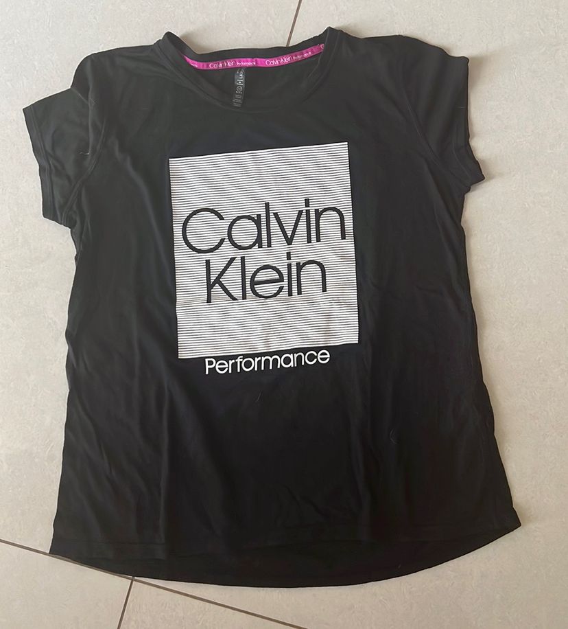 alfombra sencillo Repetido Blusa Calvin Klein | Blusa Feminina Calvin Klein Usado 76420299 | enjoei