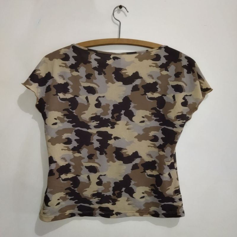 Blusa camuflada sale feminina renner