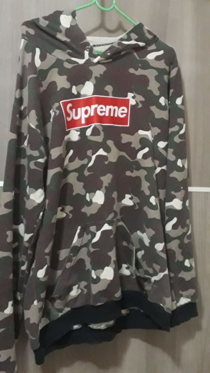 casaco da supreme camuflado