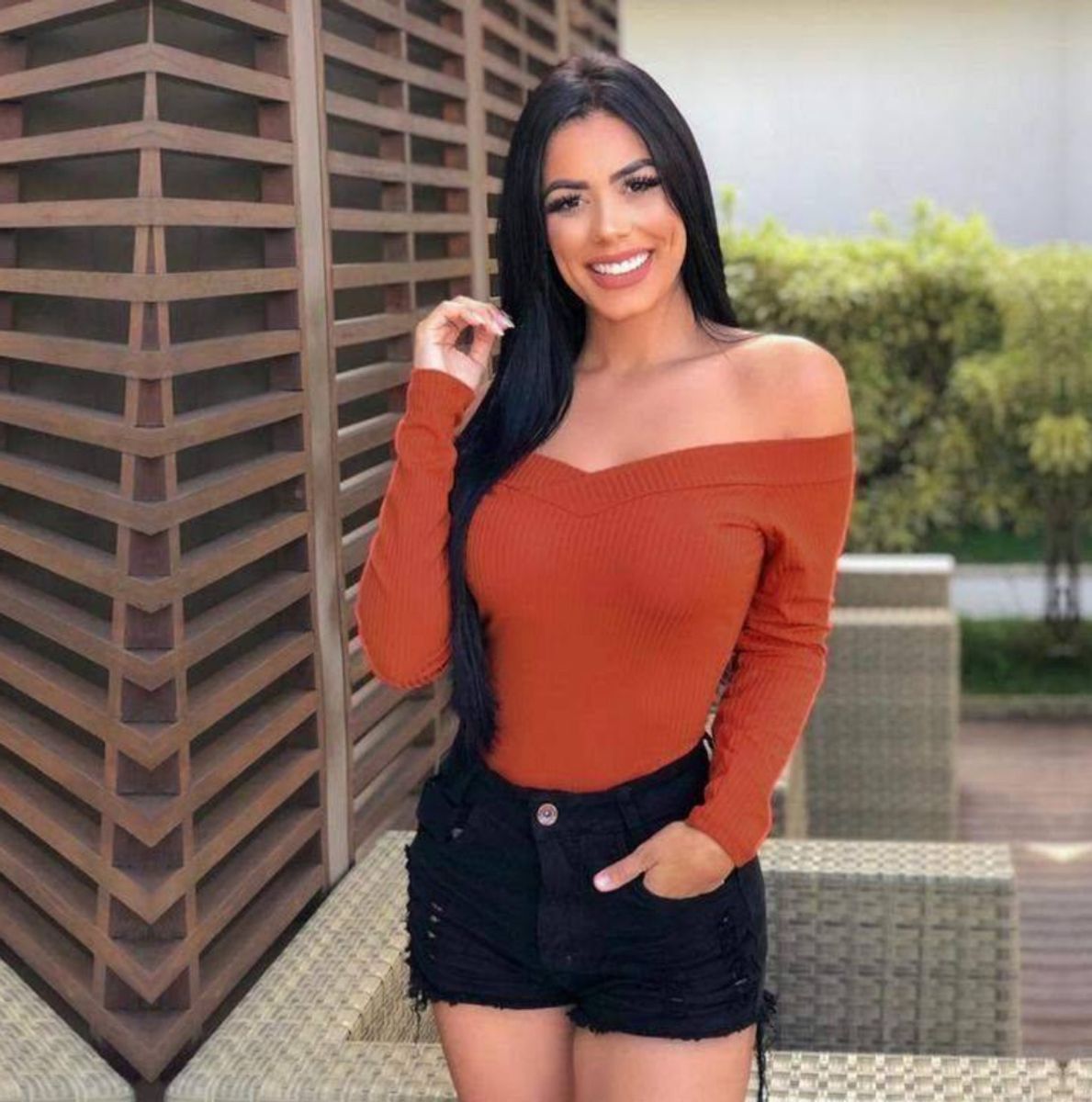 blusa canelada com bojo ombro a ombro manga longa - blusas perola