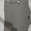 blusa cinza de manga longa e gola média - básicas e t-shirts 