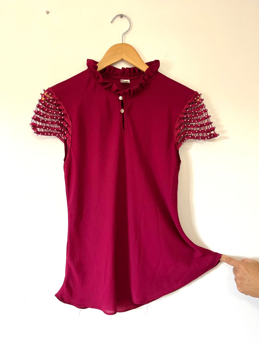 Blusa Modeladora Vermelha com Detalhe em Pedrarias