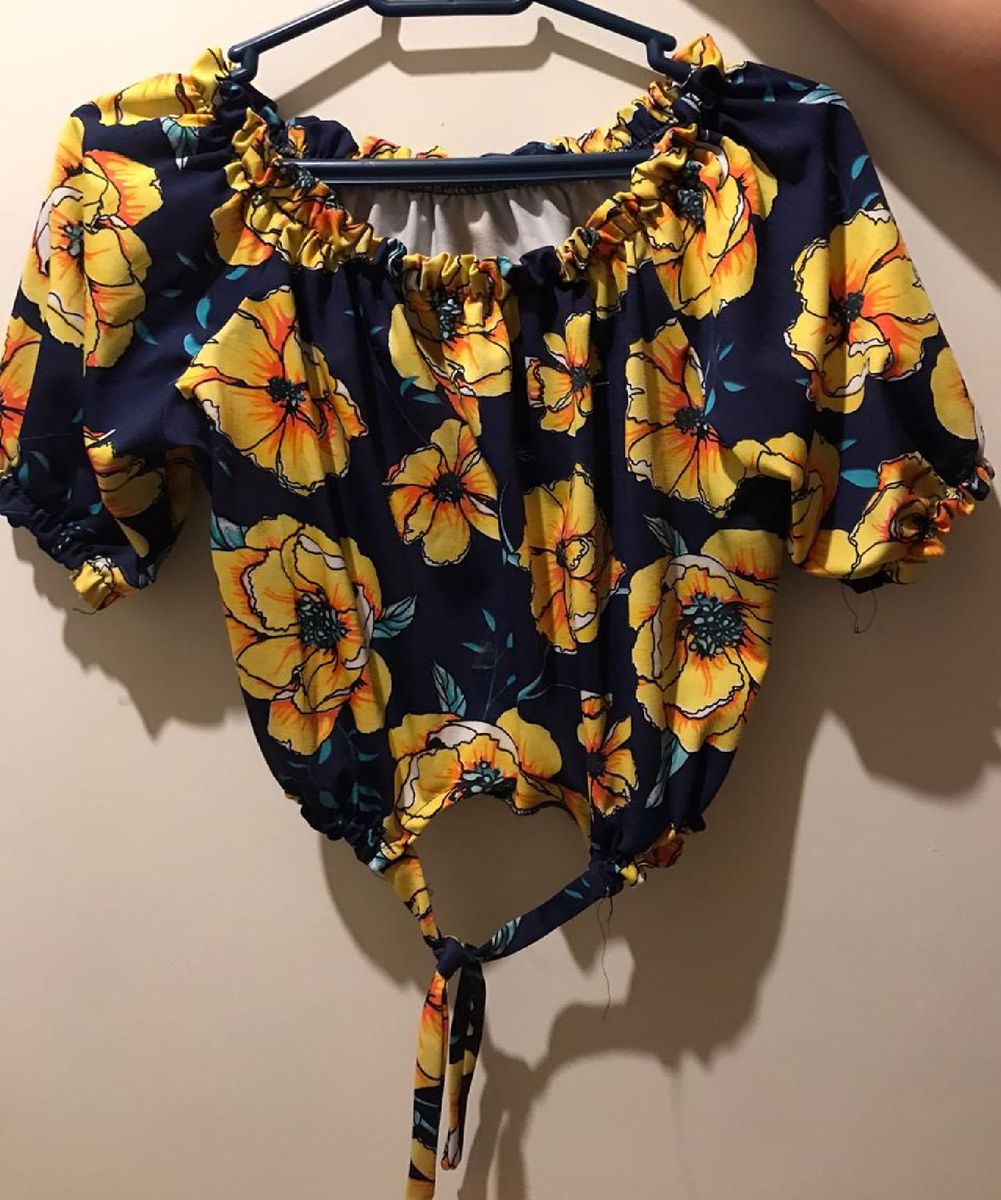 blusas floridas
