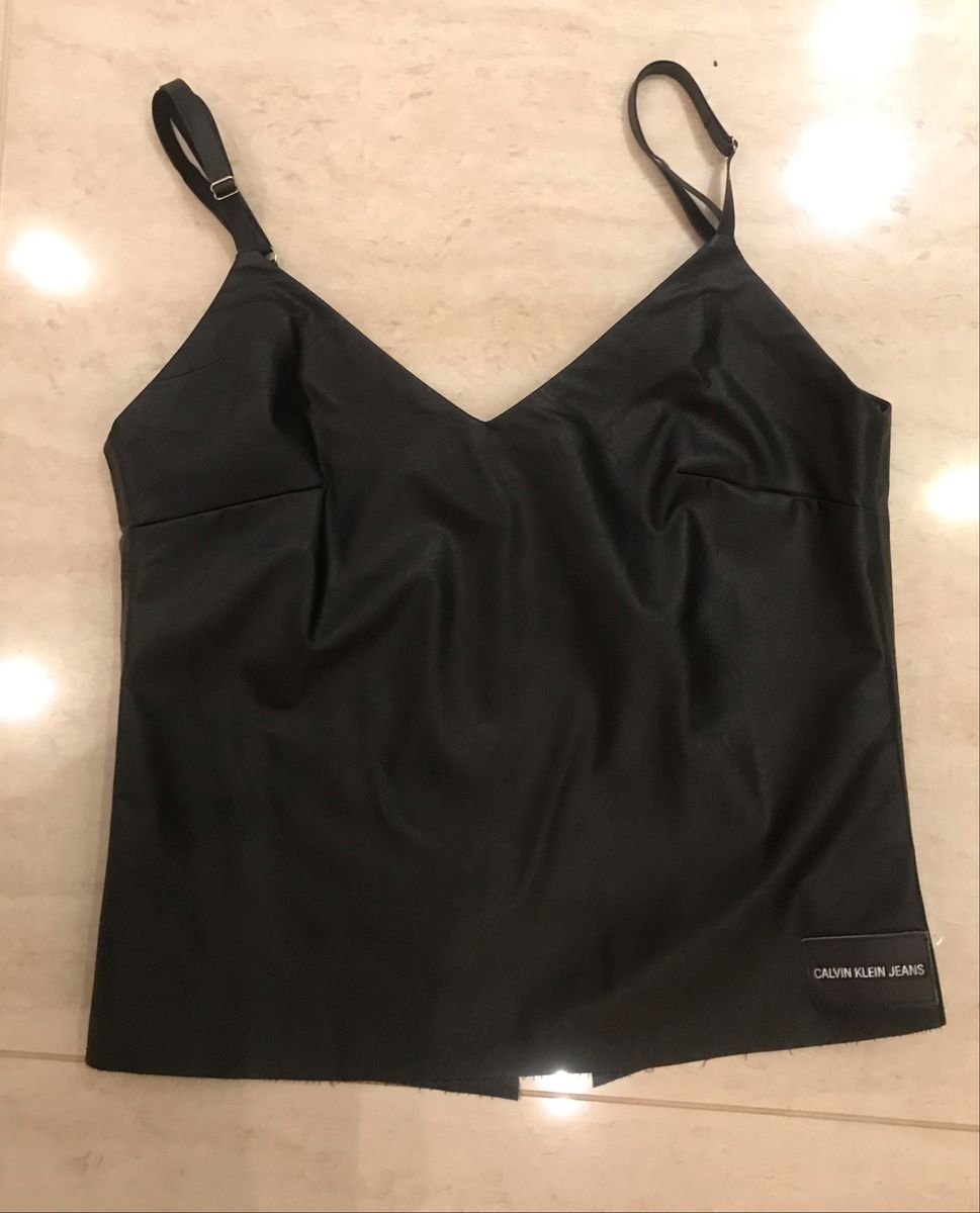 blusa de alcinha de couro