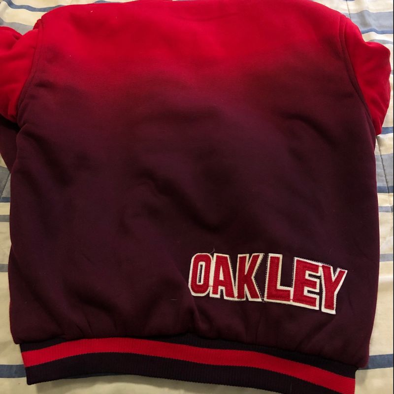 Preços baixos em Blusas Oakley Vermelho Activewear para Homens