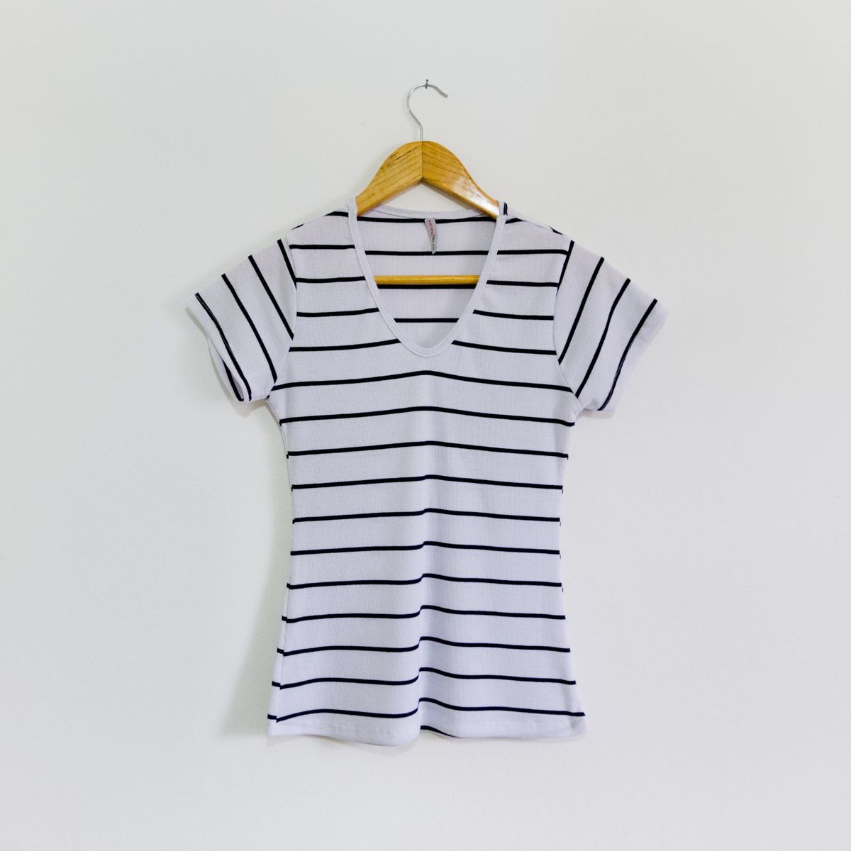 blusa de listra preta e branca - blusas sem marca